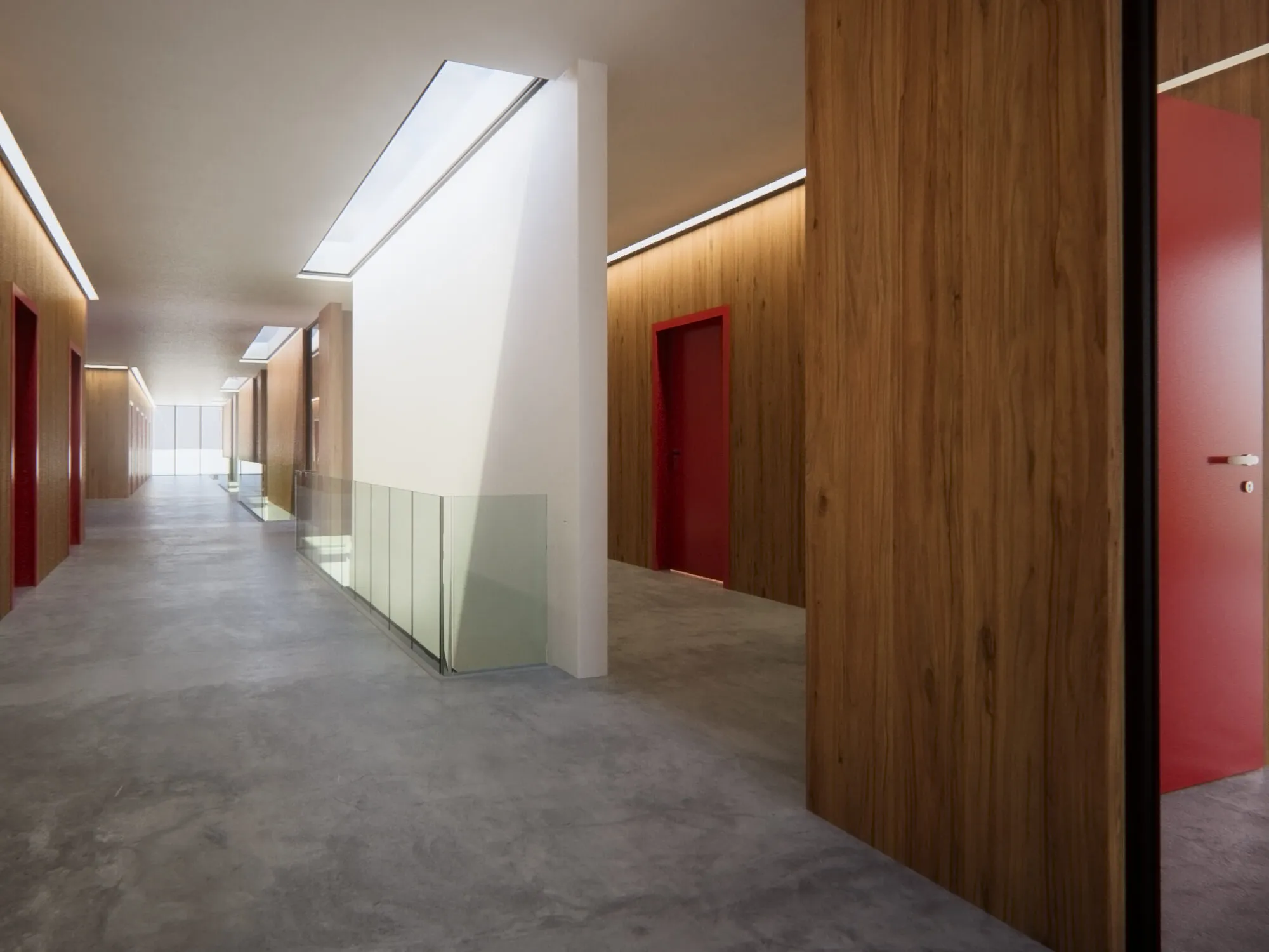 Детал на фасадата со систем на дрвени ламели